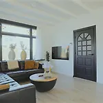 Theislandlife House 11p