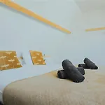 Theislandlife House 11p *
