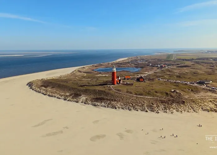 Theislandlife House 11p